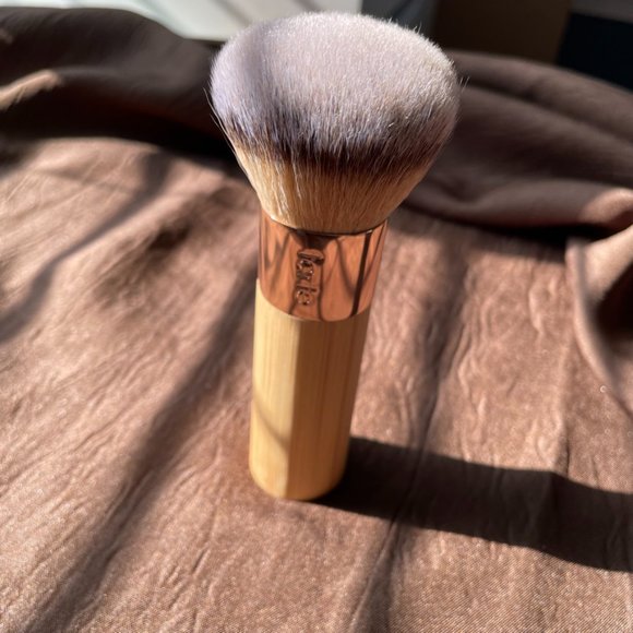Tarte Buffer Brush - Picture 4 of 5